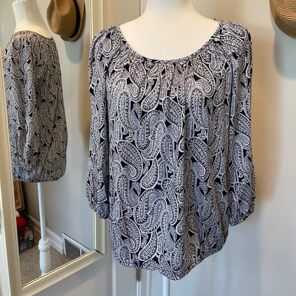 Michael Michael Kors Black and White Paisley Elastic Bottom/Cuffs Top - M